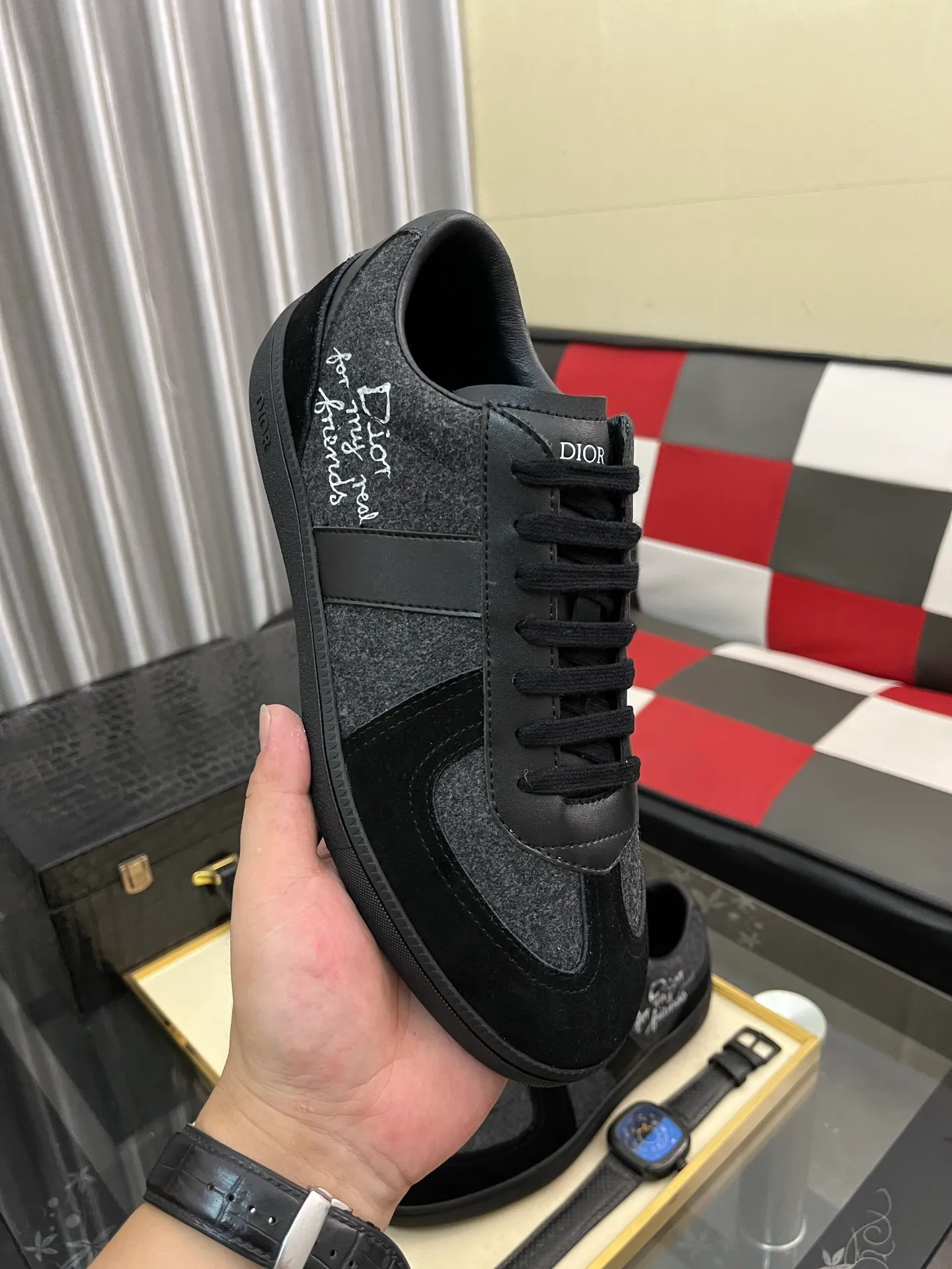 Men's shoes 💰400⌚️⌚️ 【Dior*DIAO】original quality.~ Unique modern style sneakers. 🏃A must-have casual shoe for trendy men😍😍 Original brand imported from Italy, imported original leather, sheep lining (refuses to discolor and grind feet) Sole: Original sole provided by the original factory, French lazy style design ⚠️Fit to the feet, original quality, super comfortable original sole. Code number: 38-443️⃣Colors available
